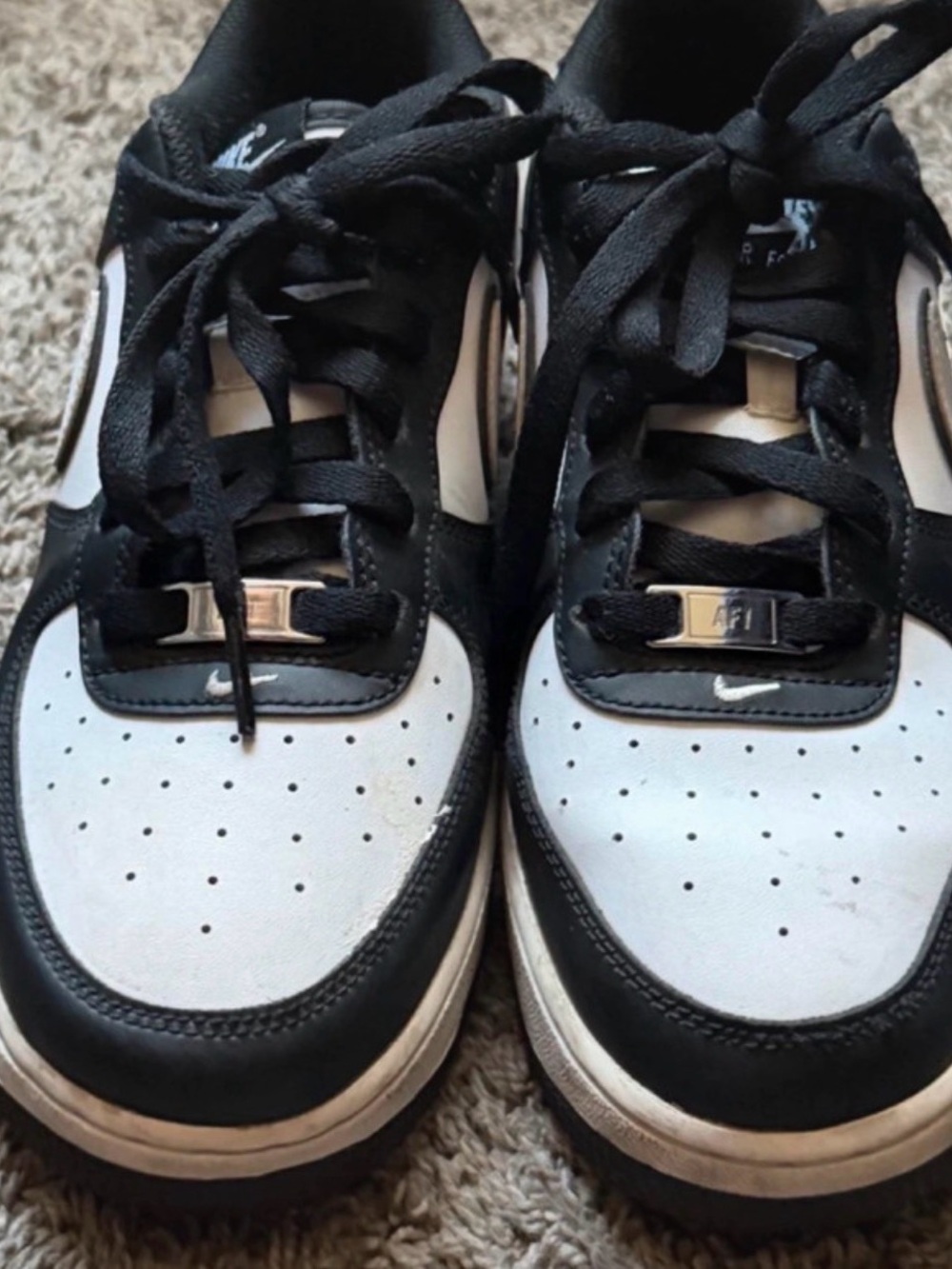 Nike Low-Top Sneakers — Black & White